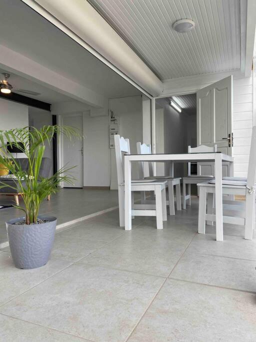 Villa Bahia - Appt F3 Vue Mer Et Montagne Baillif Exteriör bild